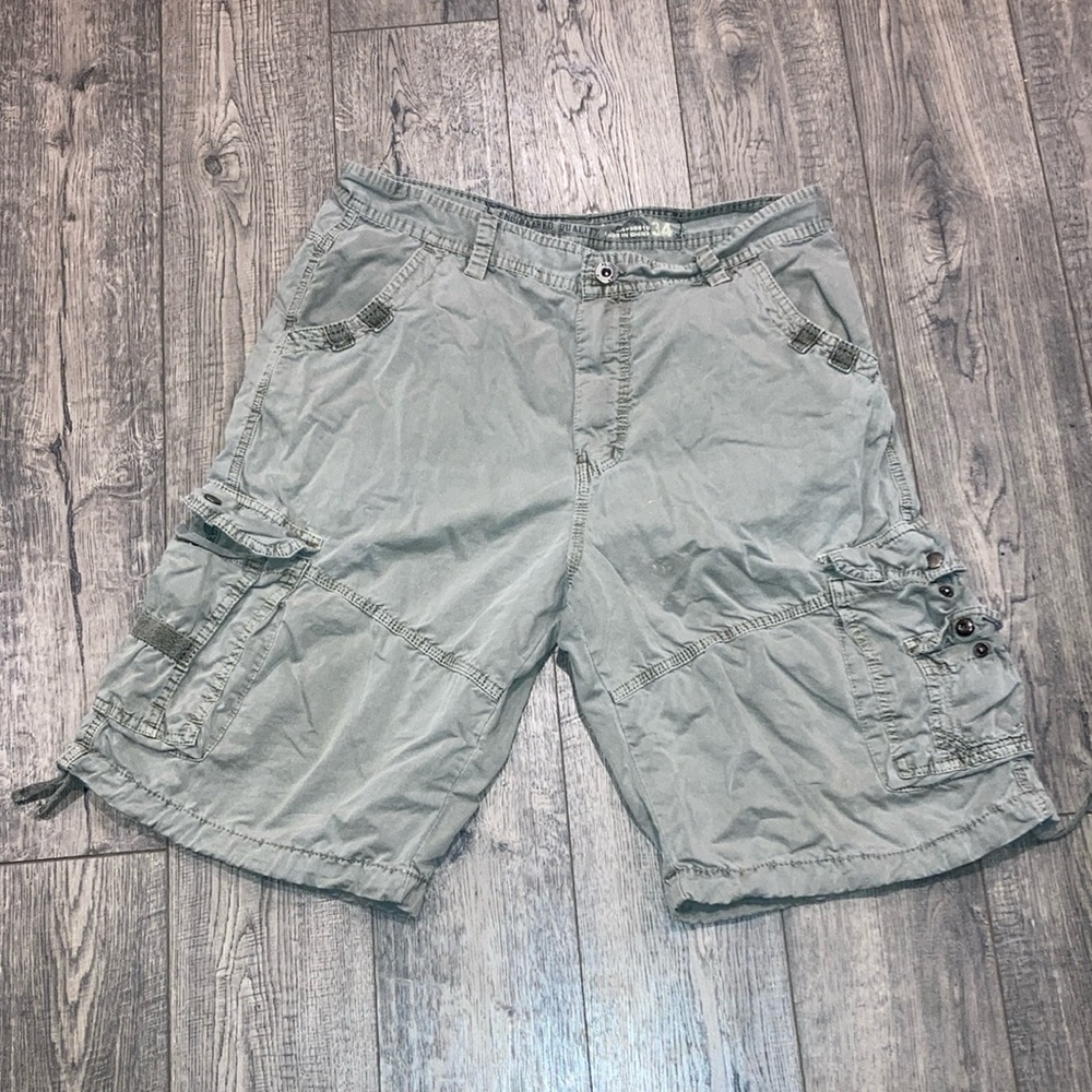 Mens cargo shorts size 34